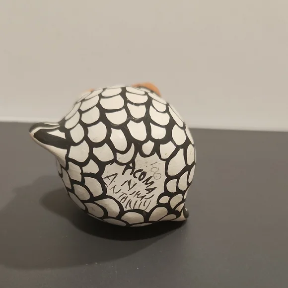 ACOMA POTTERY Handcrafted Ceramic Owl Figurine Signed - Picture 5 of 7